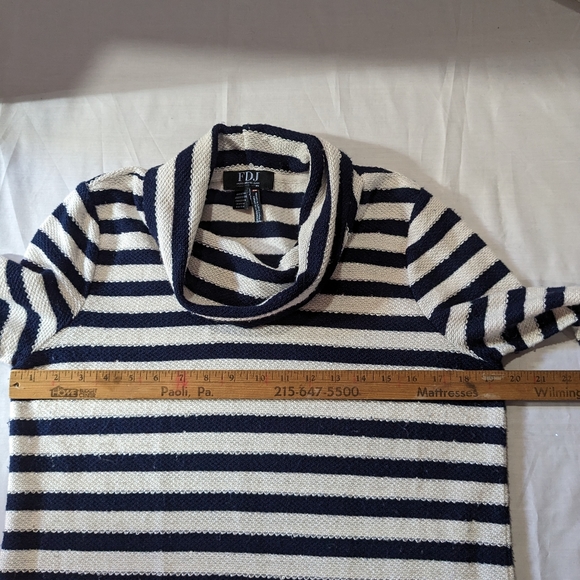 FDJ funnel cowl embellished pullover tunic sweater women's medium navy/white - Picture 3 of 8
